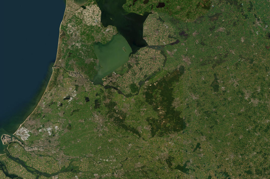 Satellietkaart van Nederland met de vijf datacenters